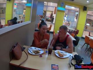 Curvy warga thai teman wanita mengambil beliau teman lelaki besar ahli dalam dalam shortly selepas makan malam