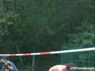 Heiß asiatisch mieze runs nackt und jumps