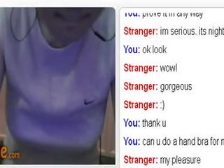 Teenager On Omegle Showing All Her Body And Playing Wi