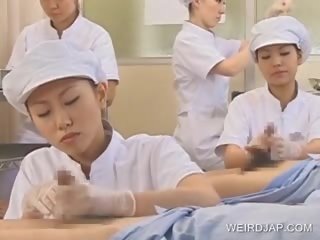 Japán ápolónő slurping elélvezés ki a esztergált tovább manhood