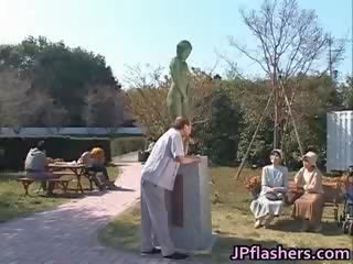 Crazy Japanese bronze statue moves