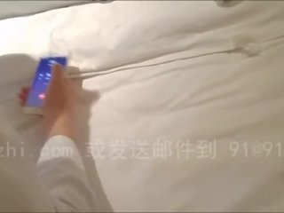 午休时间开房操极品小骚货，看简介