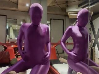 Teenager in purple zentai gives him handhob to gutarmak xxx movie kino