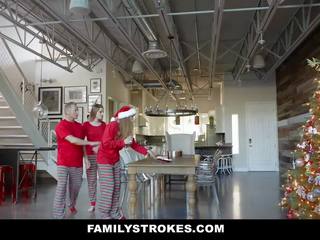 Familystrokes - follando mi stepdad en navidad mañana