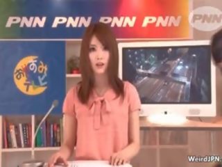 شاق فوق اليابانية أخبار قراءة فتاة يحصل على