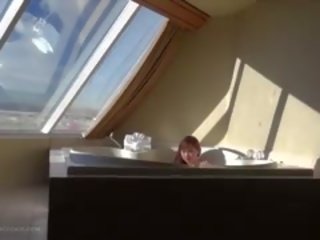 جذاب في سن المراهقة 18yo الآسيوية: hot-tub ندف آلة