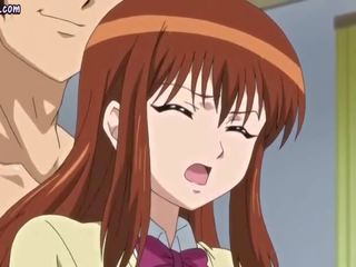Anime femme fatale genießt brüste massage
