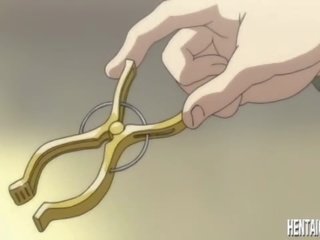 Hentai damsel com mamilo clamps fica fodido