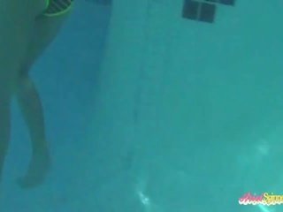 Ariel spinner jilling off under water