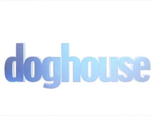 Doghouse - kaira armastus on a kuum punapea tšikk ja naudib täidis tema tussu & perse koos dicks