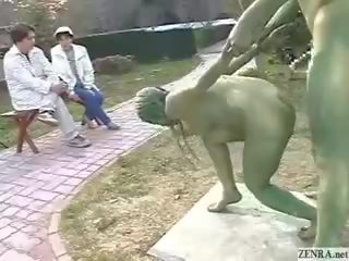 Green ýapon bag statues fuck in jemagat öňünde