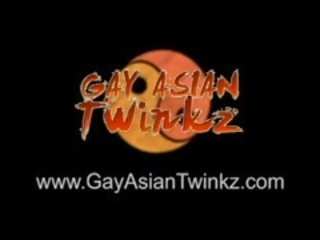 स्वादिष्ट एशियन समलैंगिक व्यक्ति